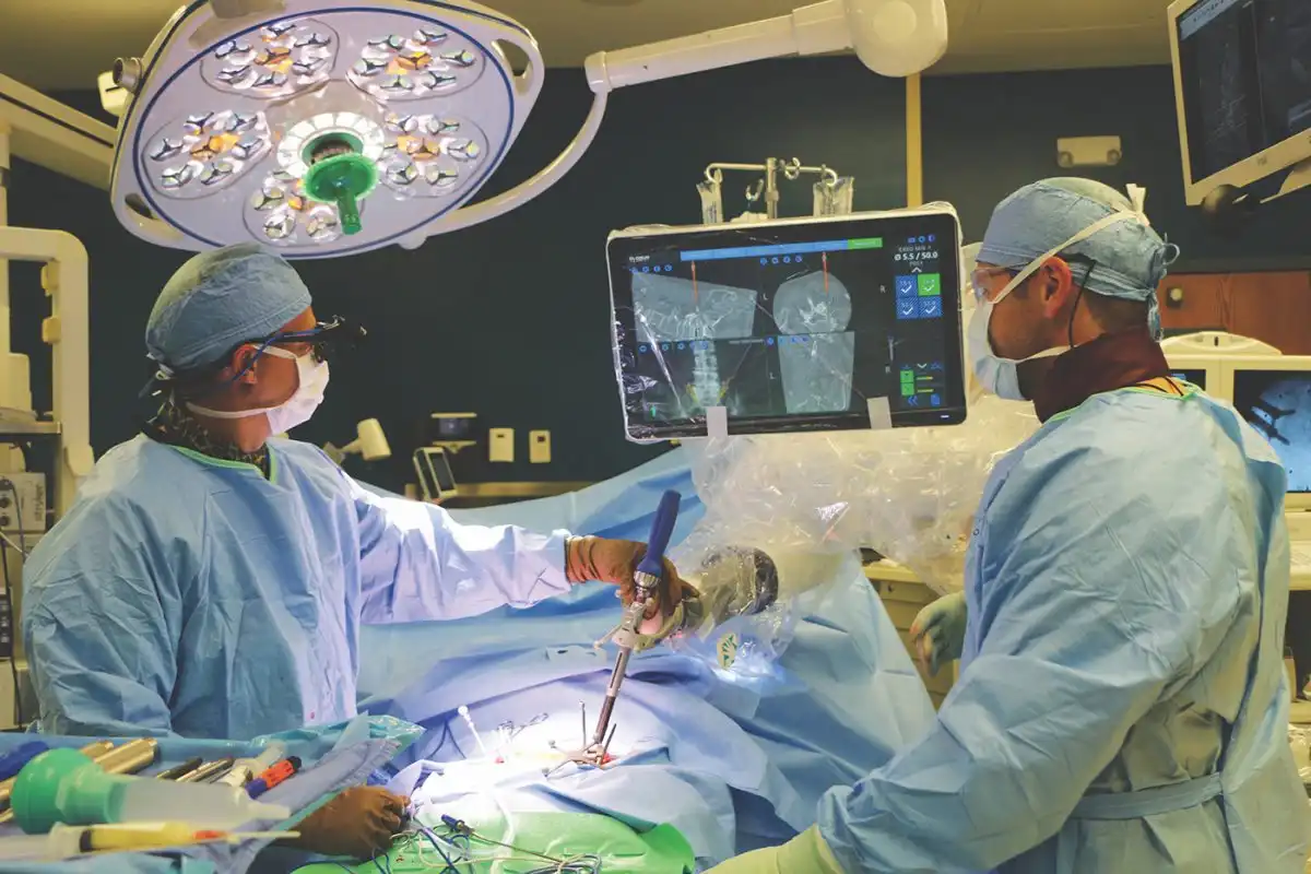 فلوشیپ جراحی ستون فقرات چیست فلوشیپ جراحی ستون فقرات چیست